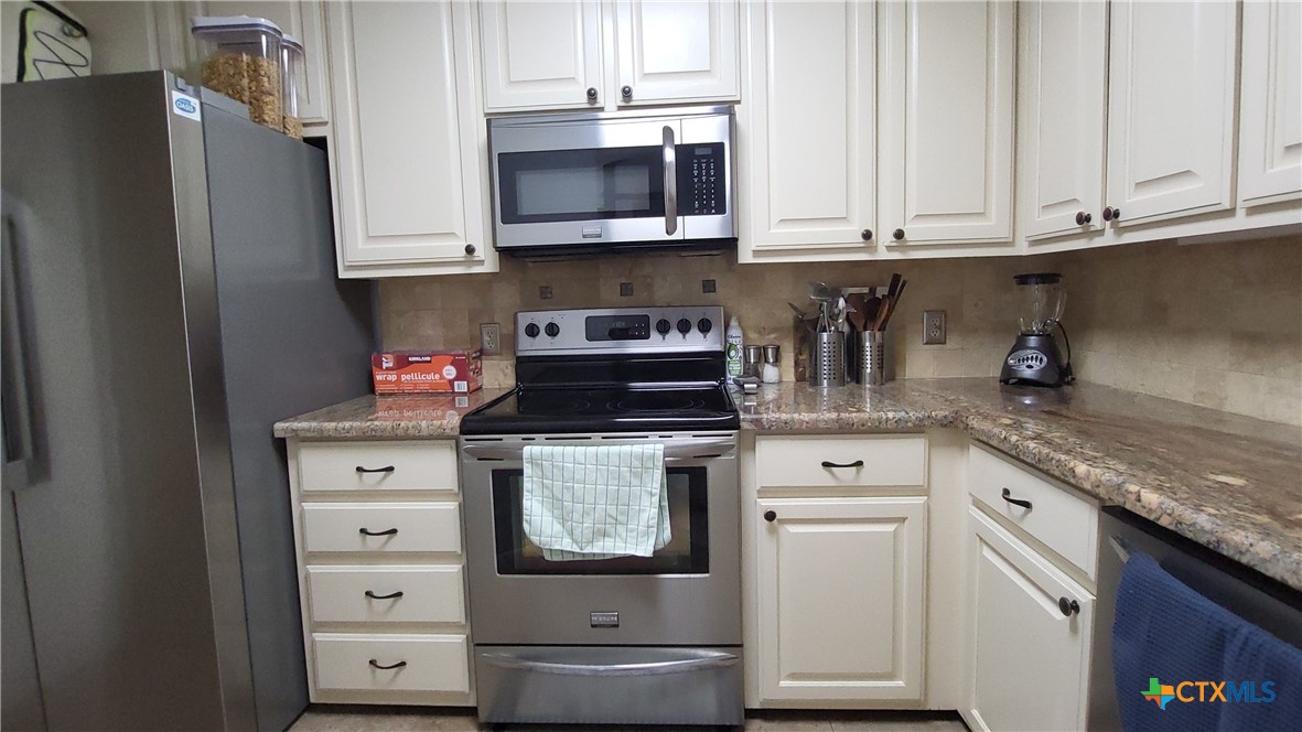 422 Kingwood Drive Property Photo 6