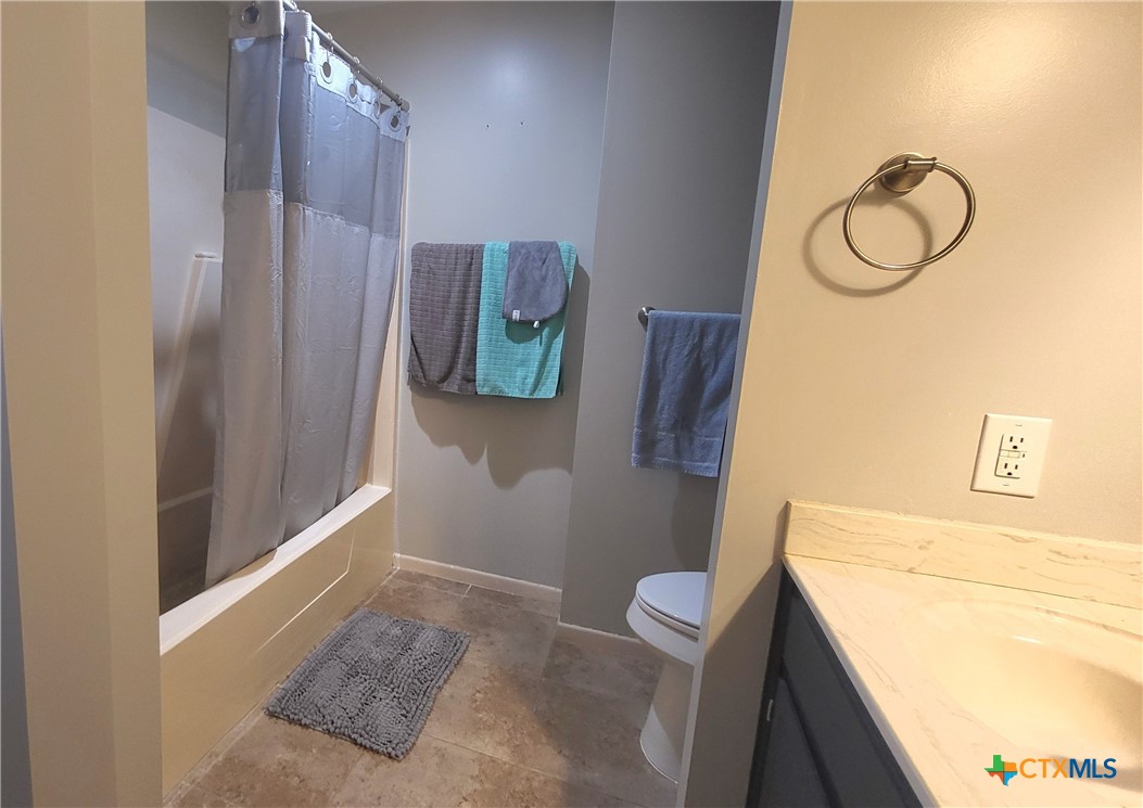 422 Kingwood Drive Property Photo 14