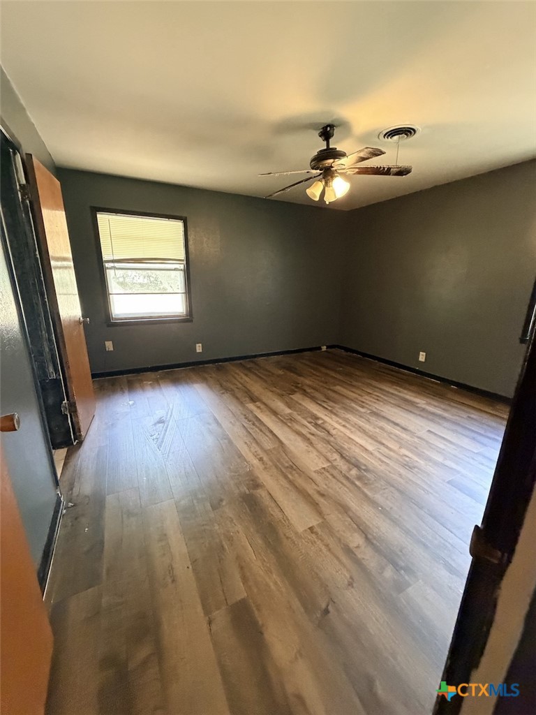 18 E Victory Avenue Property Photo 7