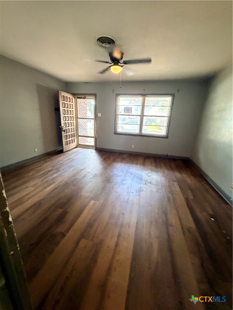 18 E Victory Avenue Property Photo 14