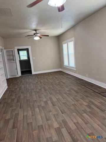 322 W Austin Street Property Photo 7