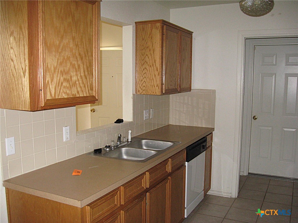4604 Bowles Drive Property Photo 8