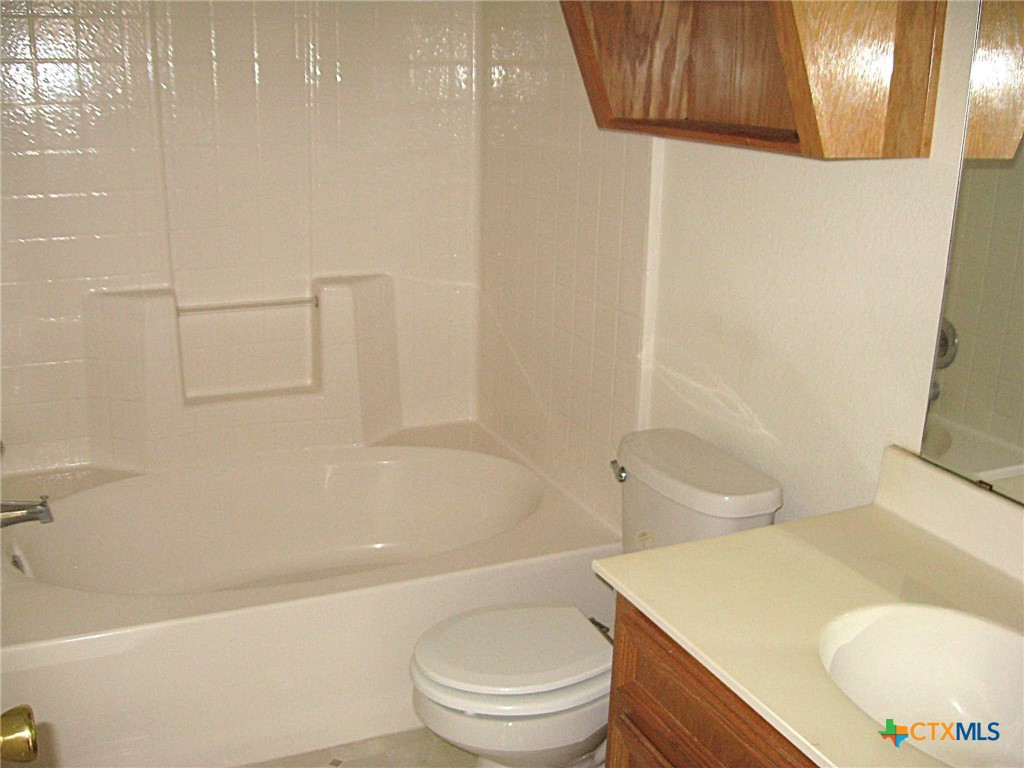 4604 Bowles Drive Property Photo 11