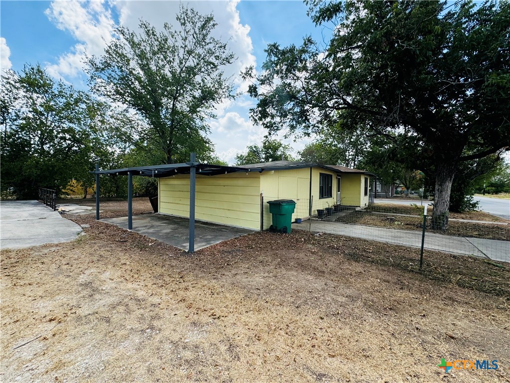 2003 N Guadalupe Street Property Photo 11