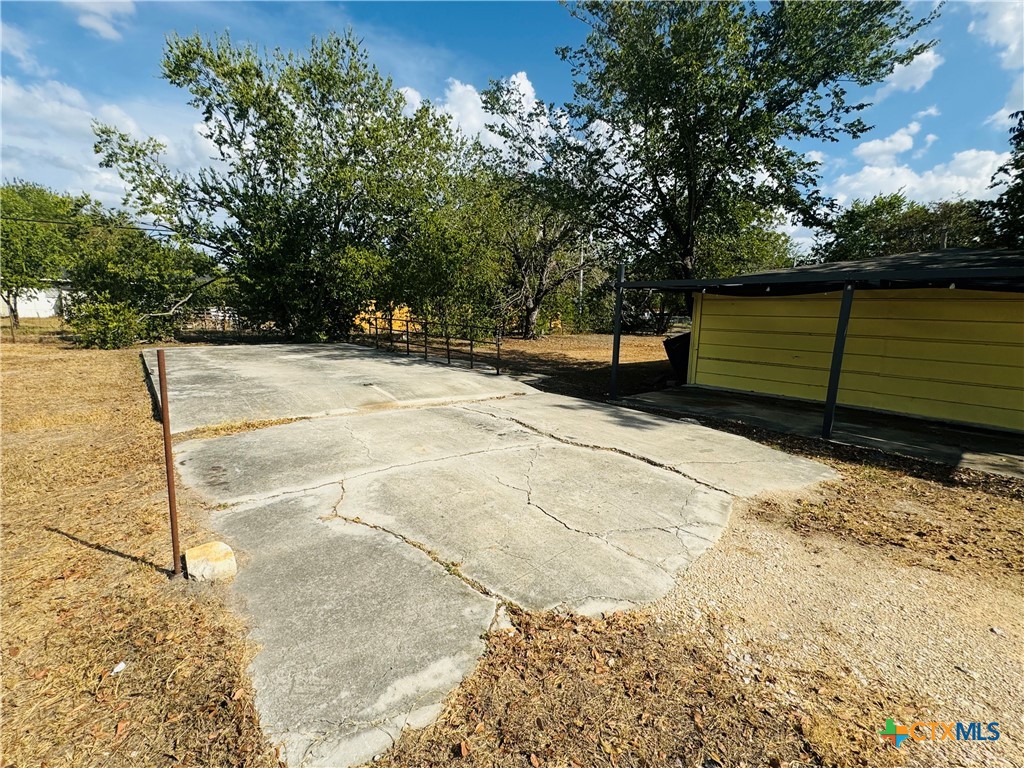 2003 N Guadalupe Street Property Photo 13