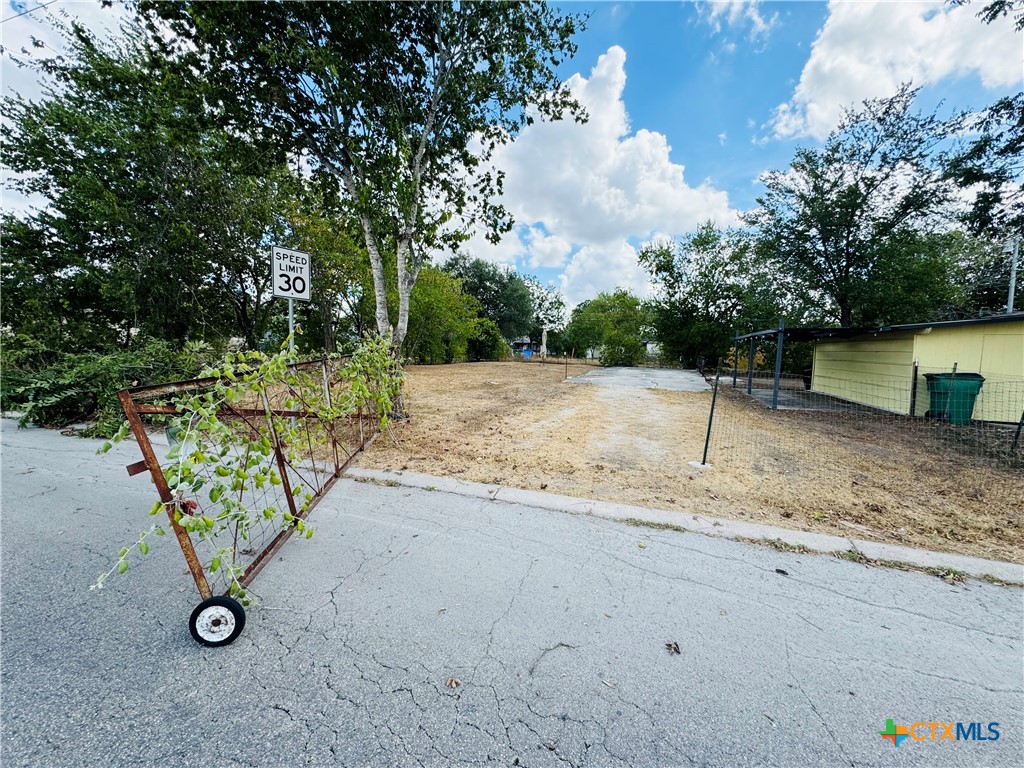 2003 N Guadalupe Street Property Photo 16