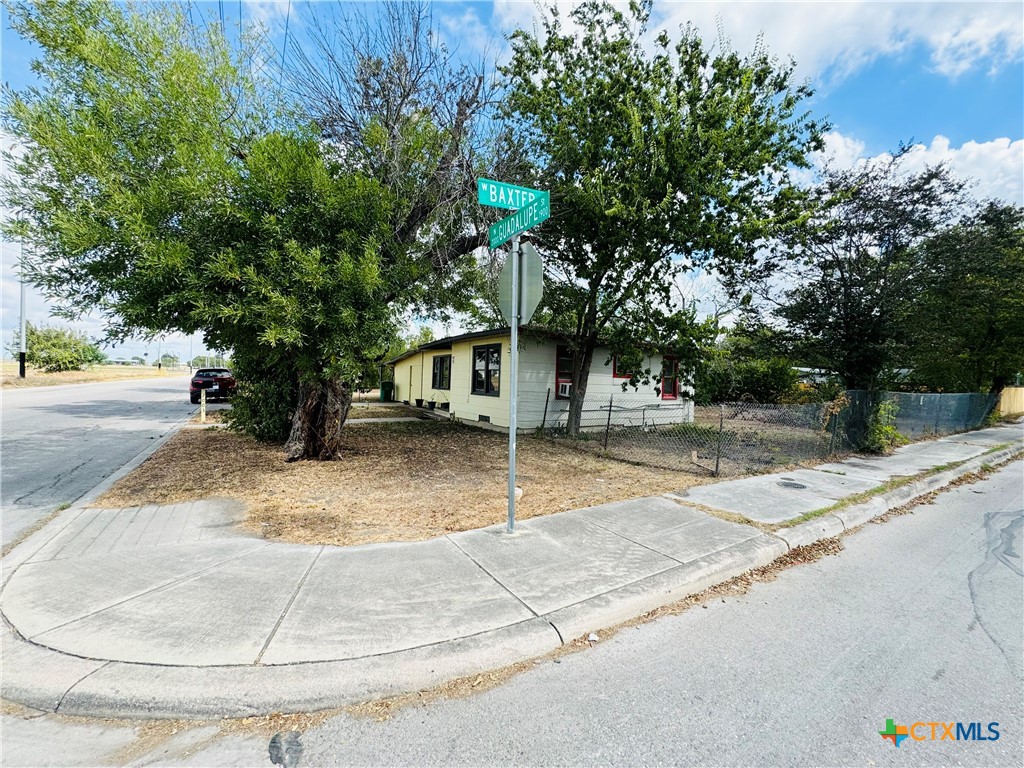 2003 N Guadalupe Street Property Photo 17