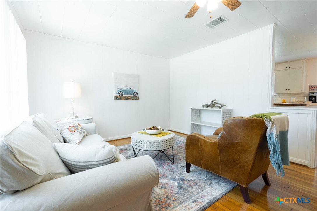 1909 S 11th Street Property Photo 2