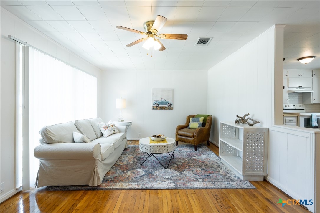 1909 S 11th Street Property Photo 3