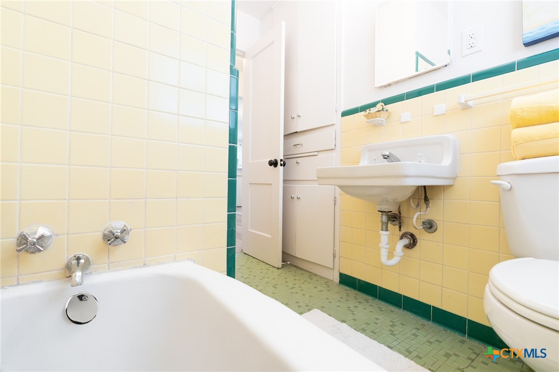 1909 S 11th Street Property Photo 13