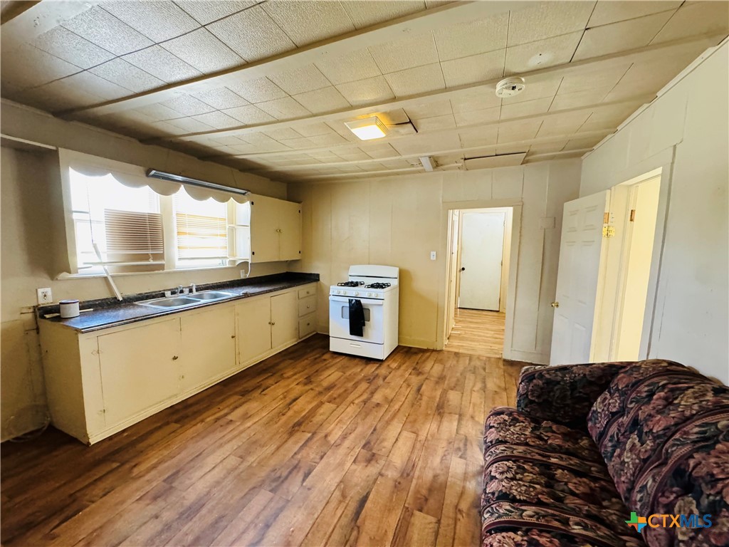 419 Braden Street Property Photo 4