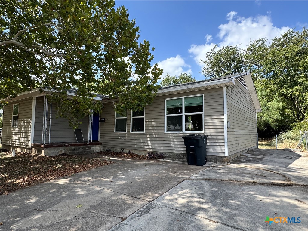 1505 N W S Young Drive Property Photo 2