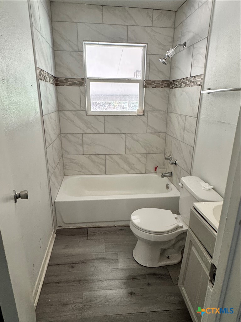 1505 N W S Young Drive Property Photo 9