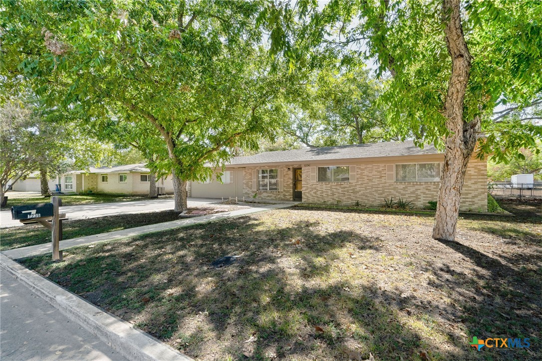 1236 Rivercrest Drive Property Photo 2