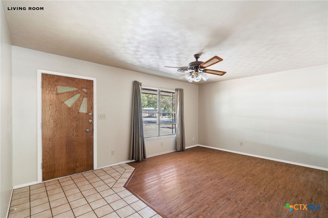1236 Rivercrest Drive Property Photo 5