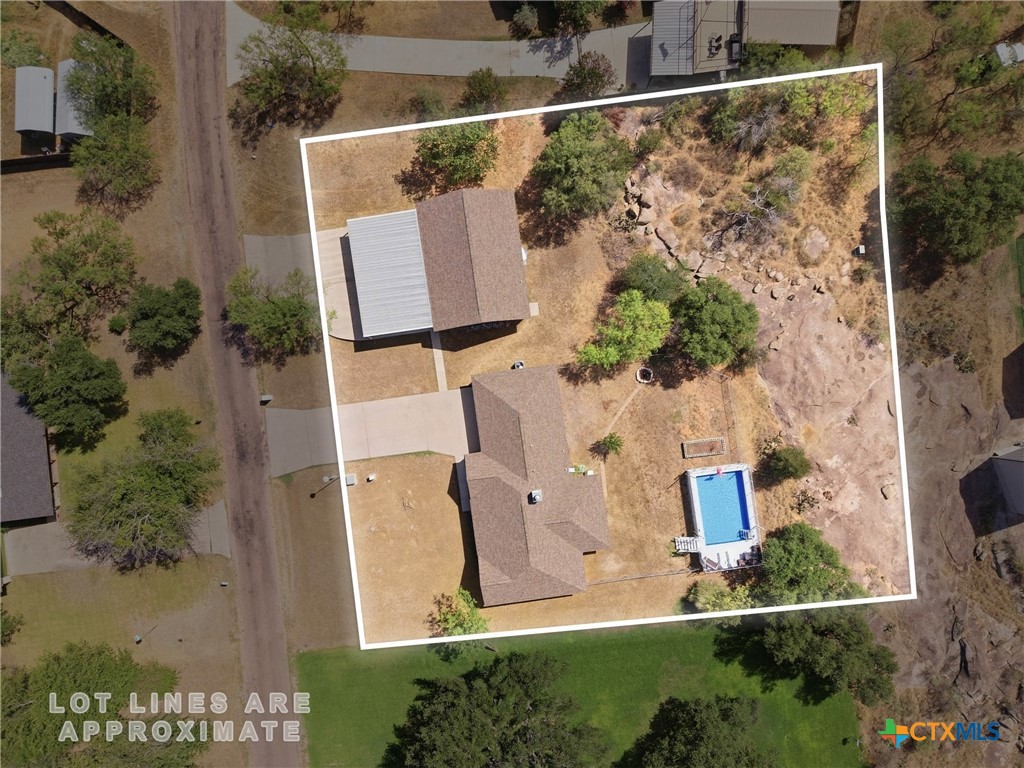 305 Pecan Drive Property Photo 3