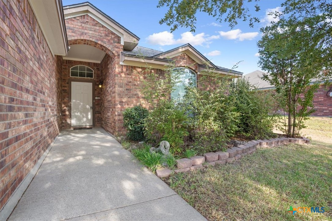 1410 Loving Trail Property Photo 4