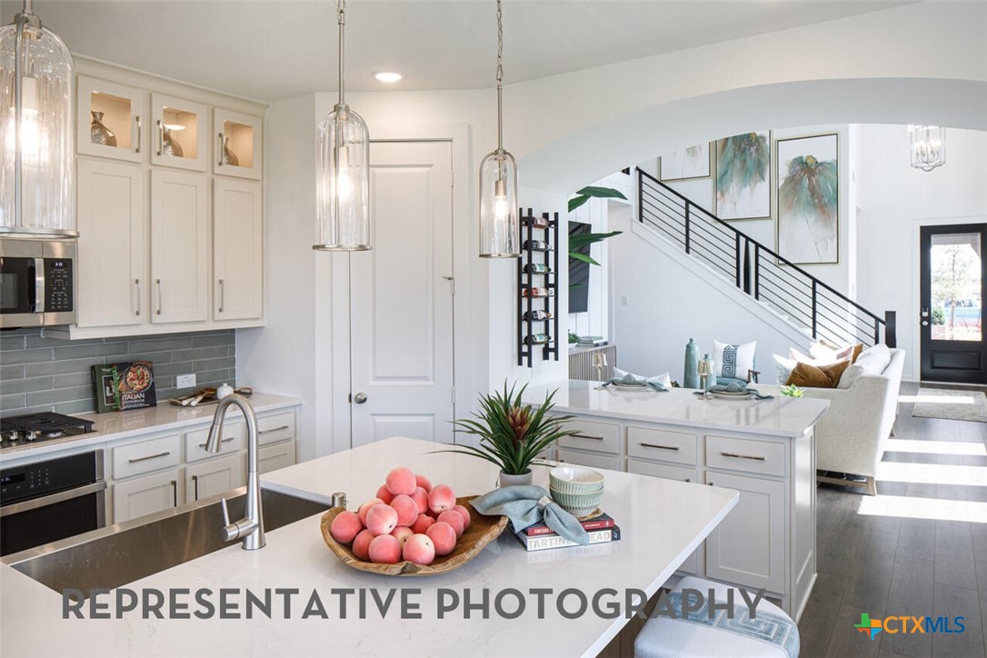 670 Broomsedge Street Property Photo 10