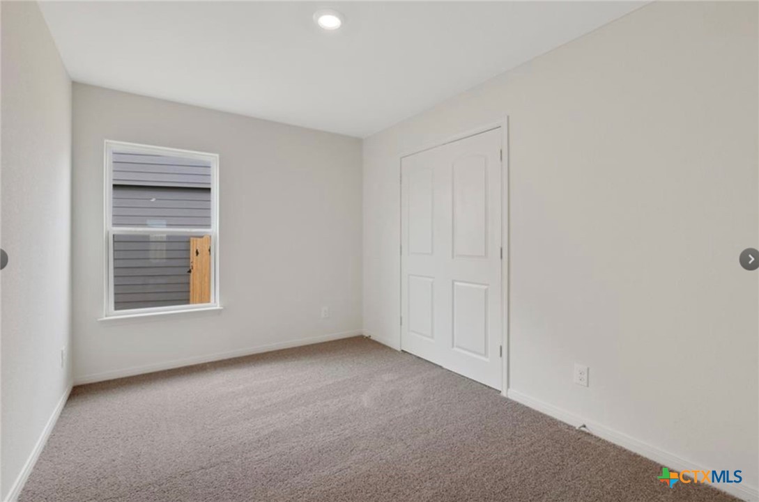 301 Crescent Park Drive Property Photo 8