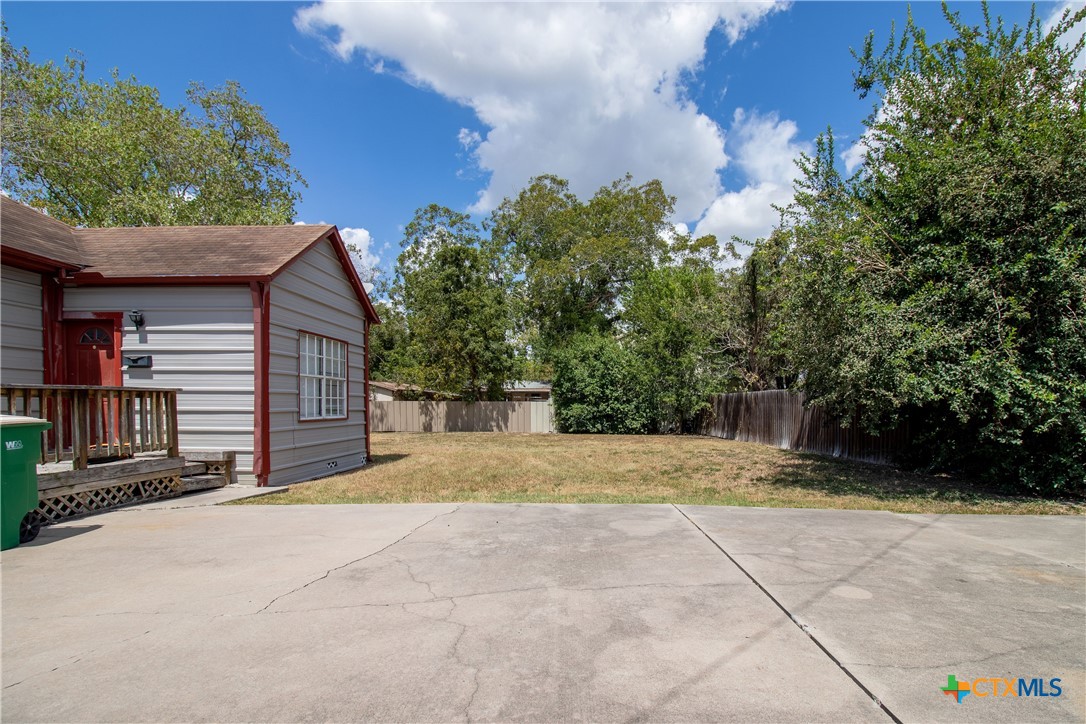 306 E. Brazos Property Photo 1