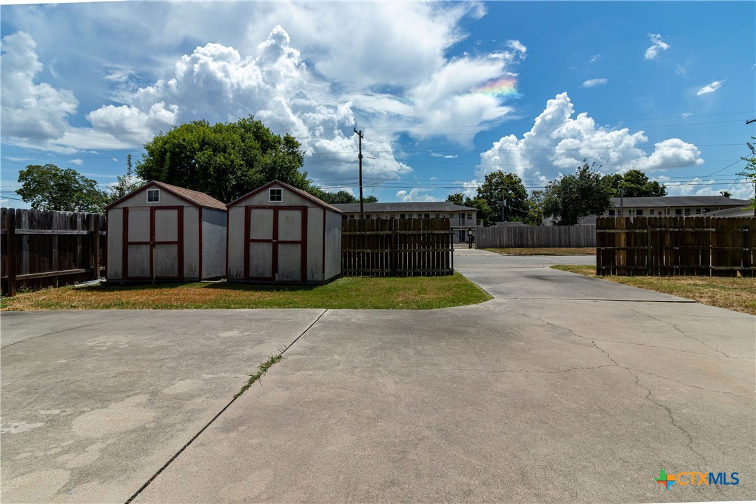 306 E. Brazos Property Photo 2