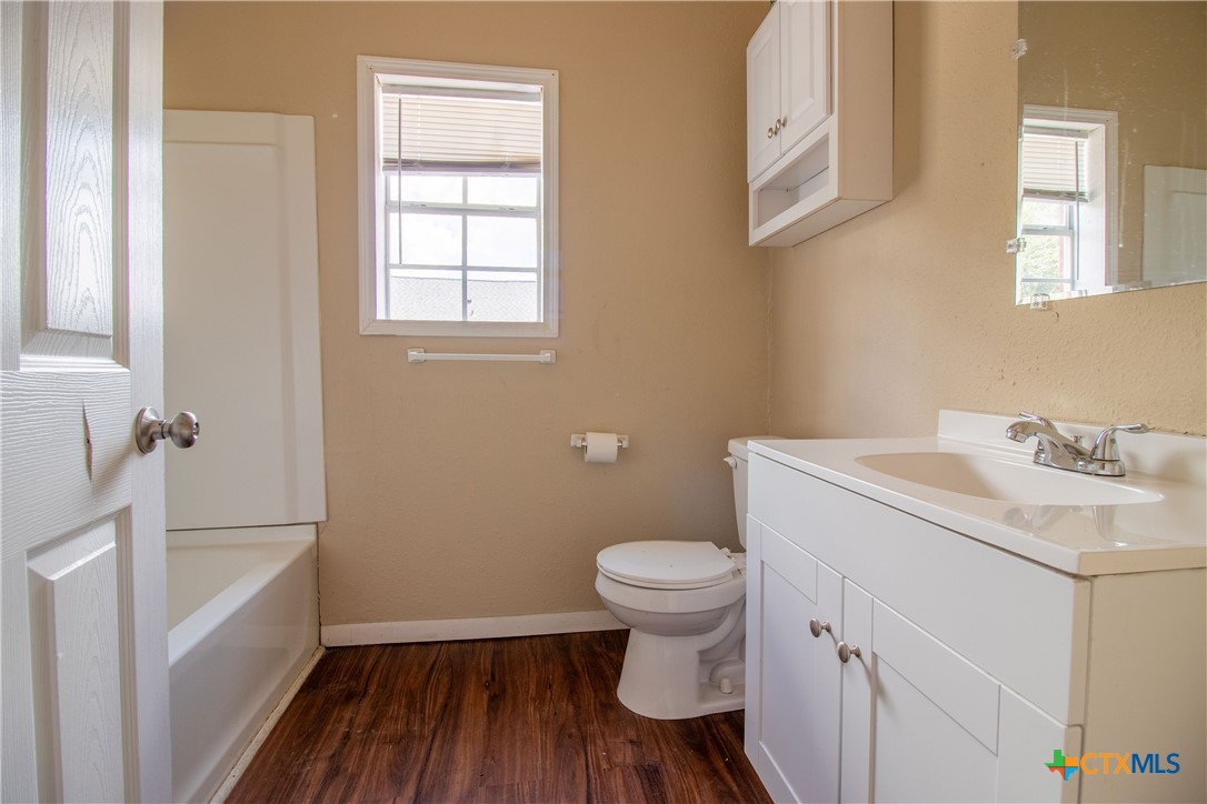 306 E. Brazos Property Photo 9