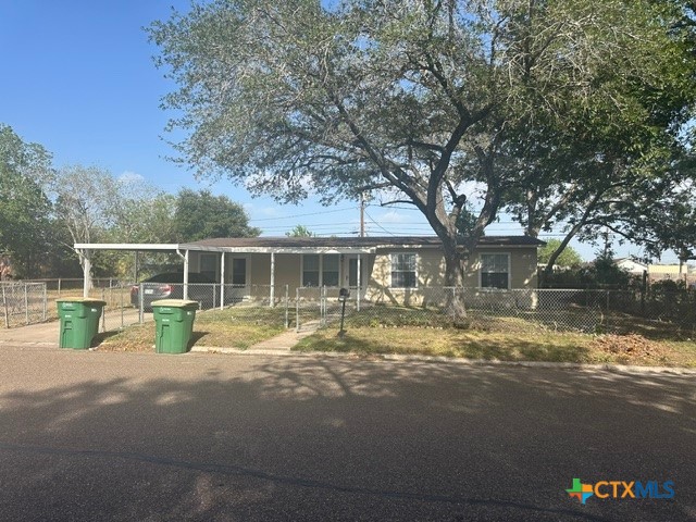 2908 Cedar Street Property Photo 2