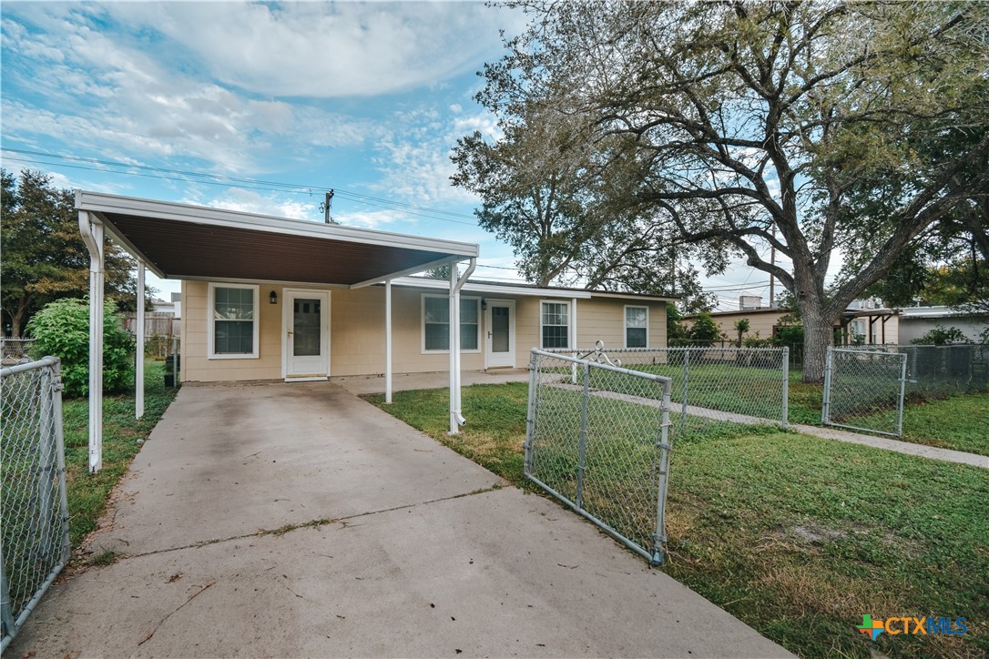 2908 Cedar Street Property Photo 2