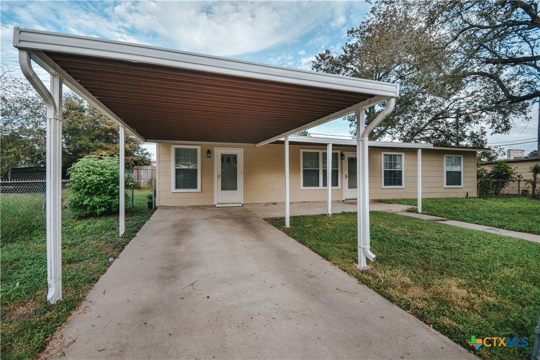 2908 Cedar Street Property Photo 3