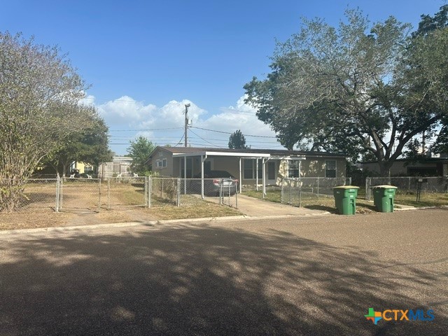 2908 Cedar Street Property Photo 4