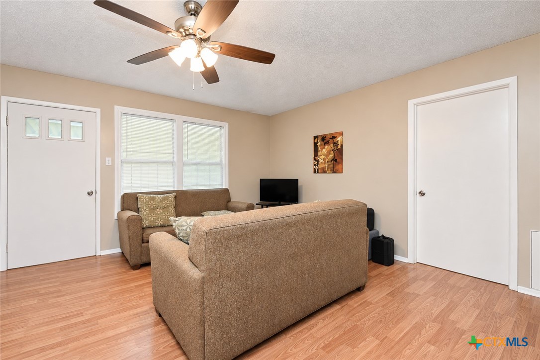 2908 Cedar Street Property Photo 6
