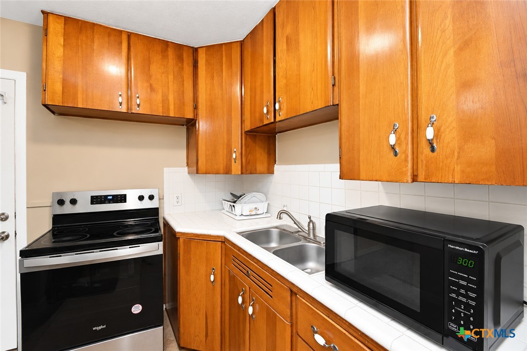 2908 Cedar Street Property Photo 10