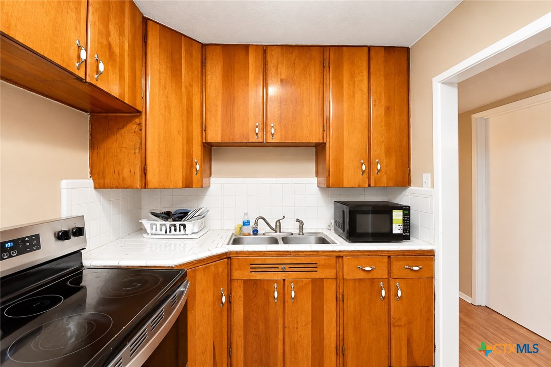 2908 Cedar Street Property Photo 11