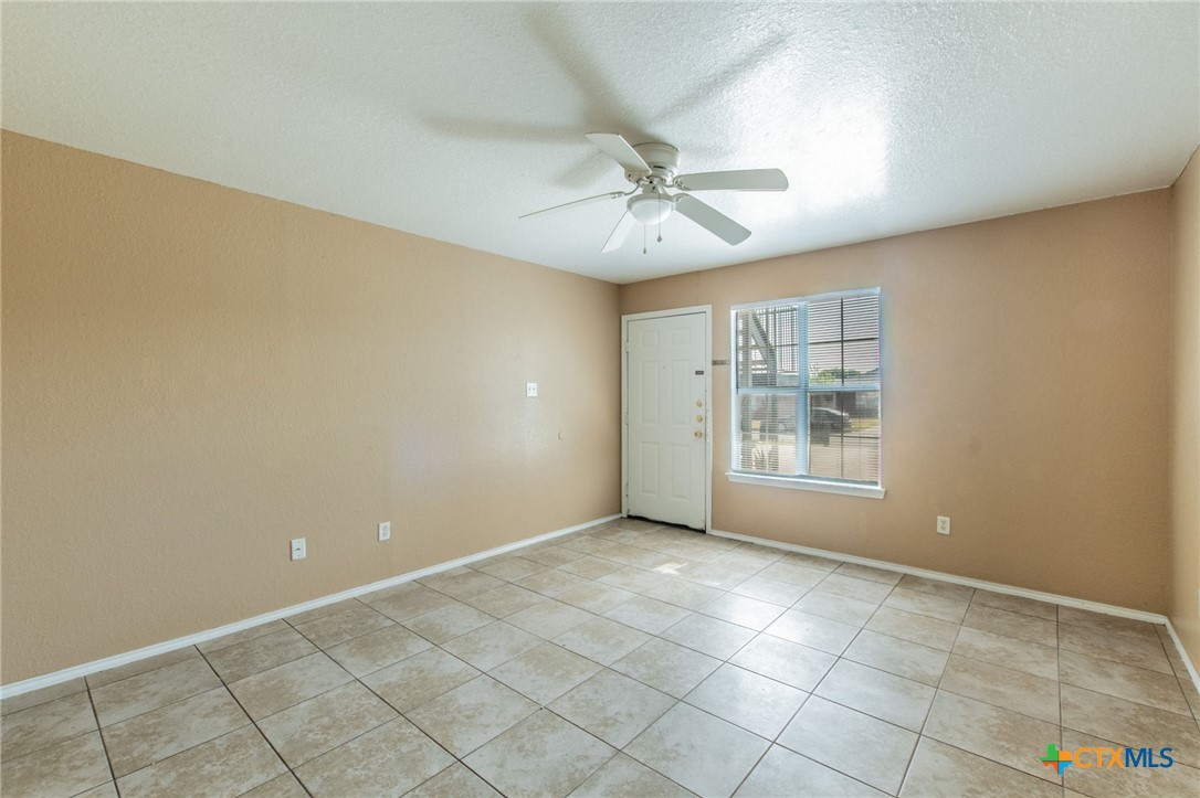 3203 Toledo Drive Property Photo 4