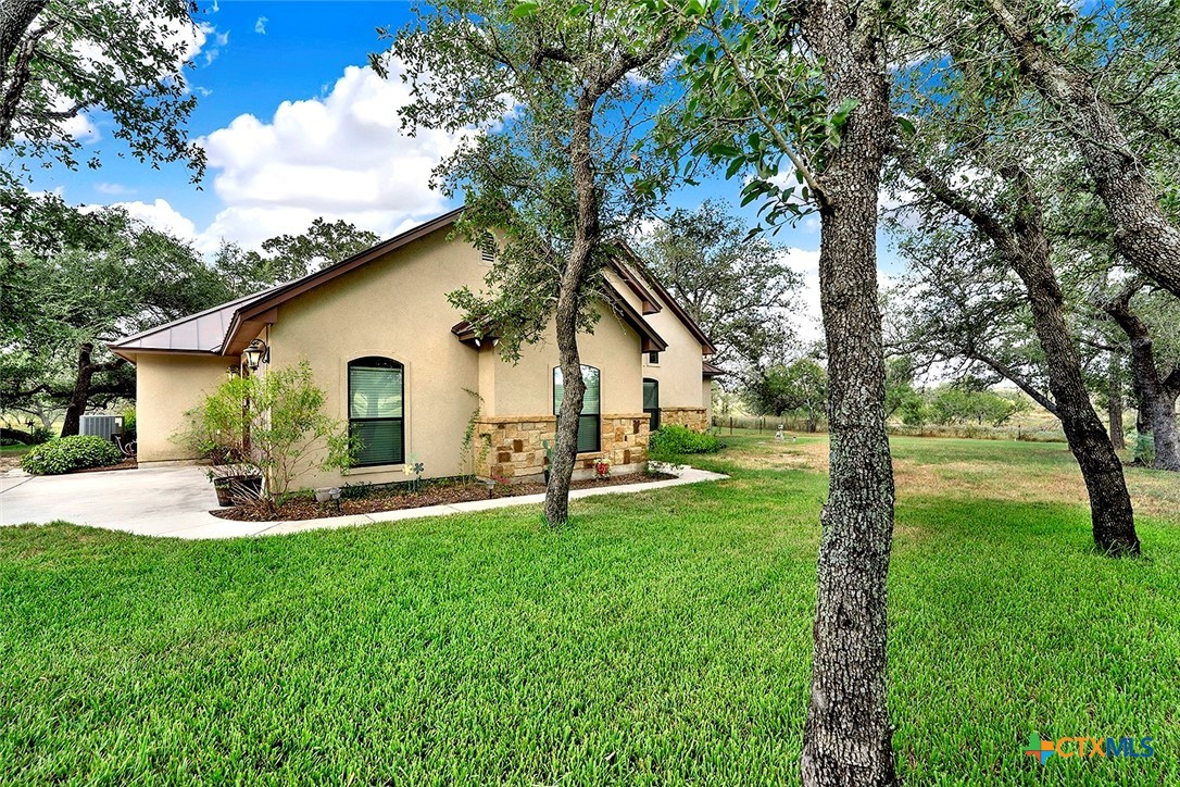 1021 Fm 3432 Property Photo 8
