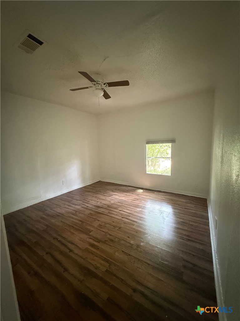 814 Kern Road Property Photo 2