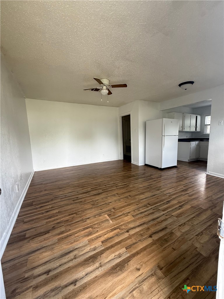 814 Kern Road Property Photo 4