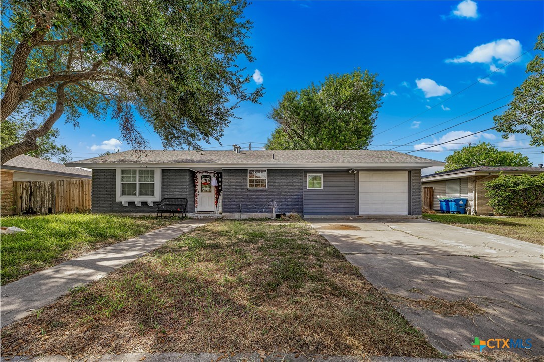 1004 Diomede Street Property Photo 1