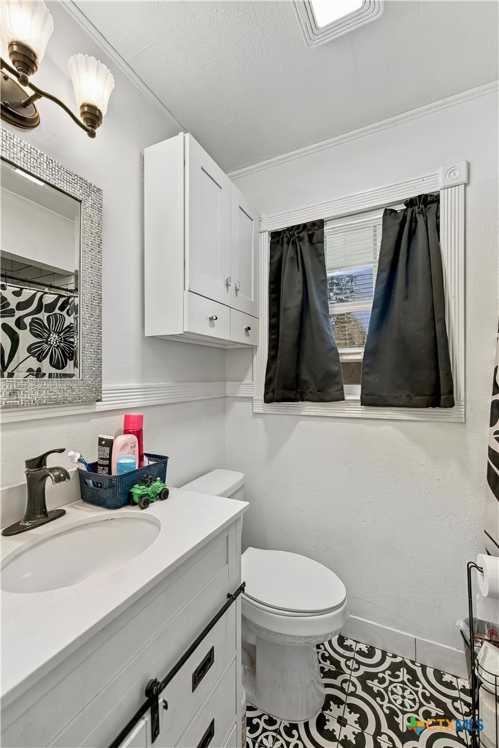 1004 Diomede Street Property Photo 14