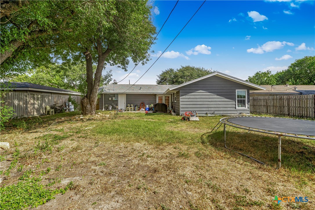 1004 Diomede Street Property Photo 18