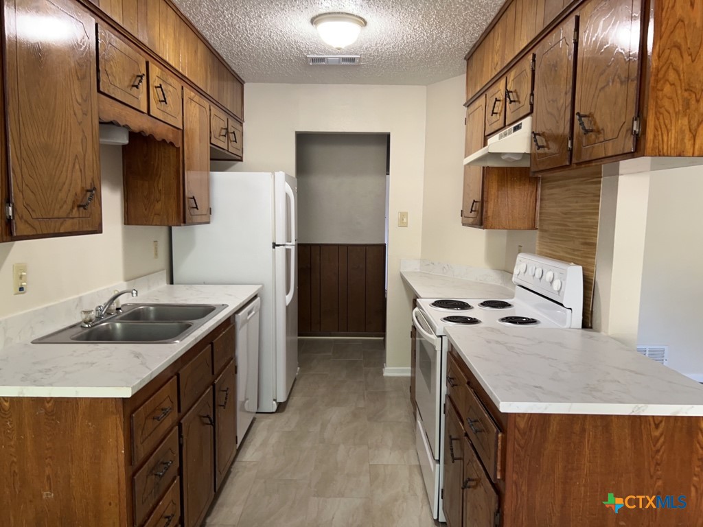 1613 Richard Drive Property Photo 2