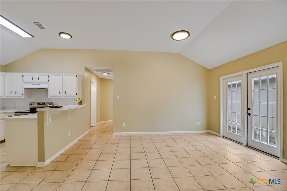 2157 Redwing Way Property Photo 7