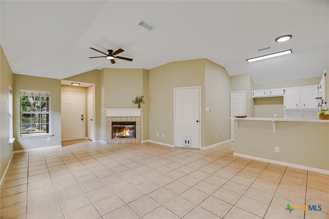 2157 Redwing Way Property Photo 9