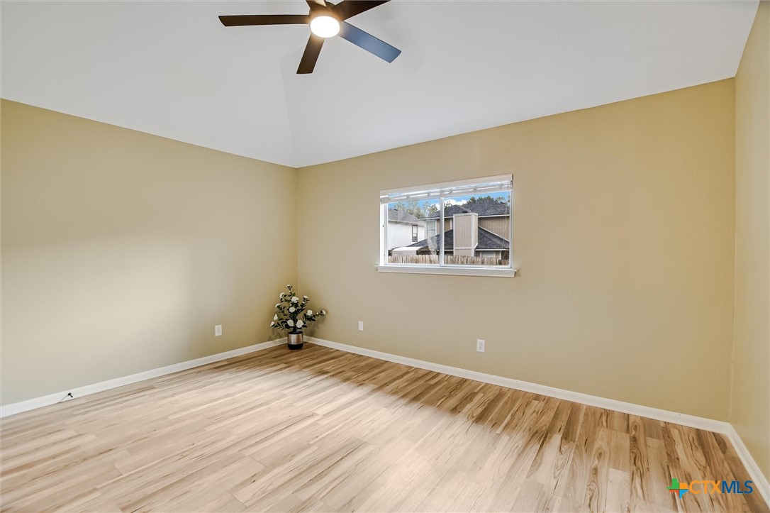 2157 Redwing Way Property Photo 12