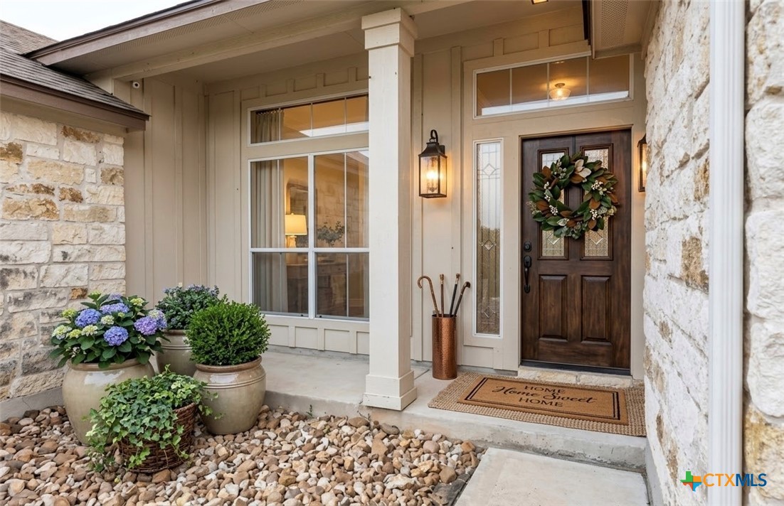 104 S Buckboard Property Photo 3
