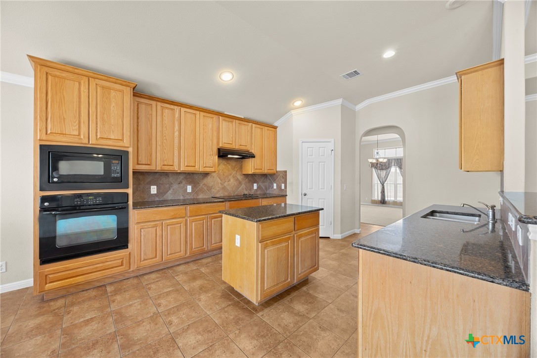 104 S Buckboard Property Photo 10