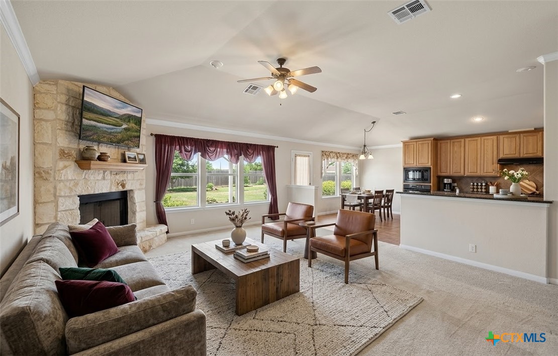 104 S Buckboard Property Photo 13