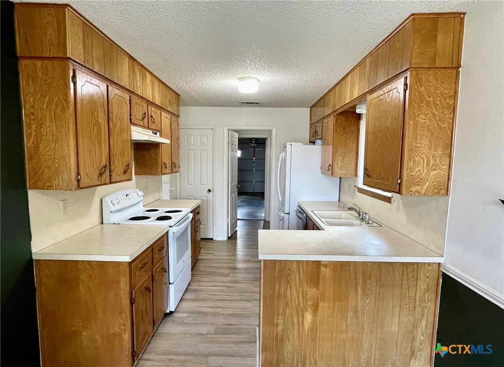 3308 Sungate Drive Property Photo 5