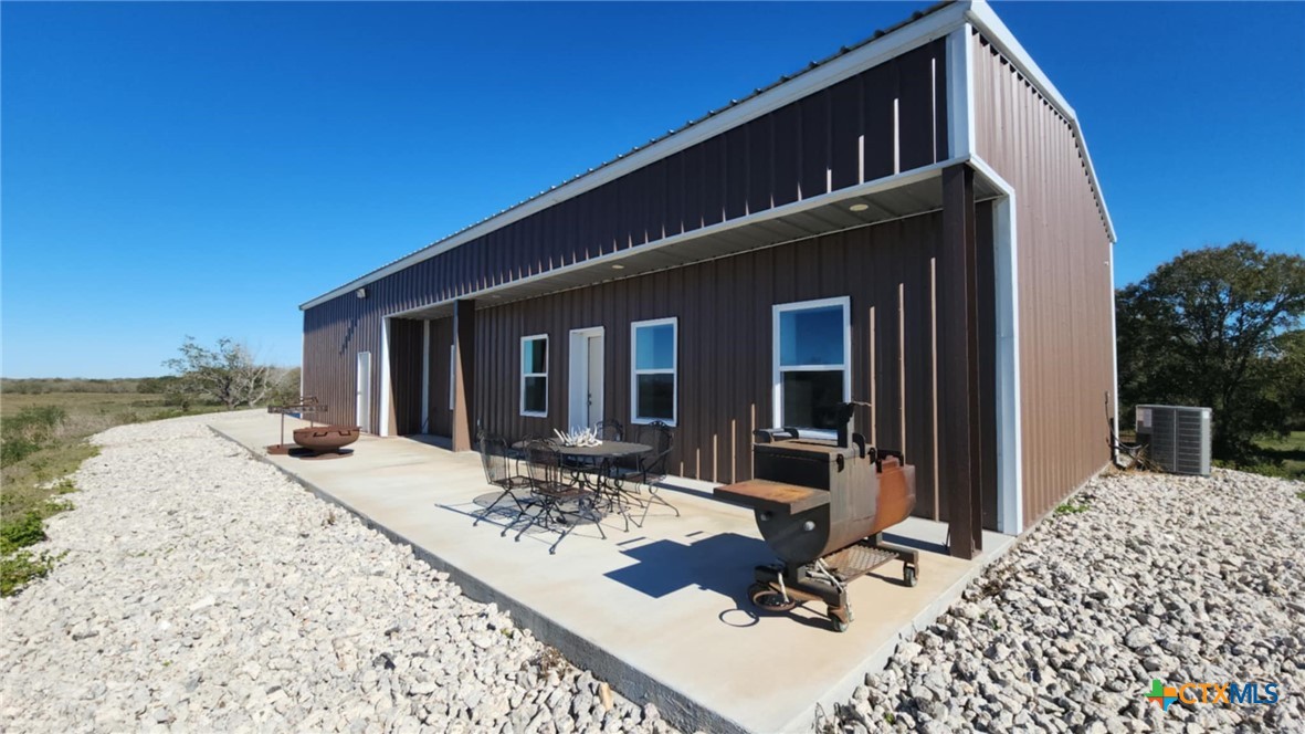 2224 Levee Road Property Photo 9