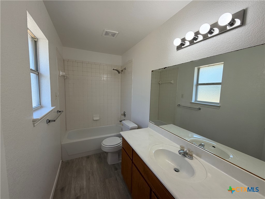1722 Aztec Trace B Property Photo 2